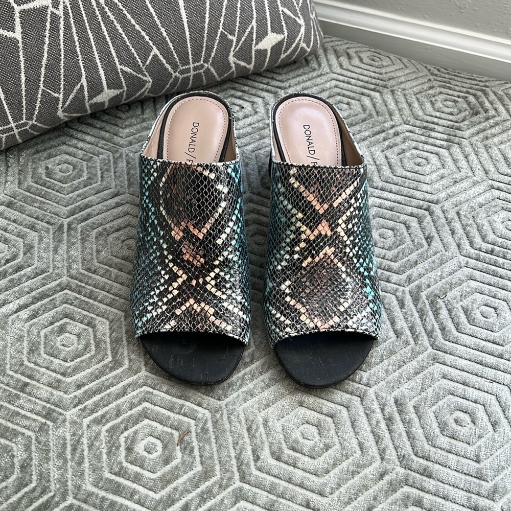 Donald J. Pliner Teal Snakeskin Leather Mule